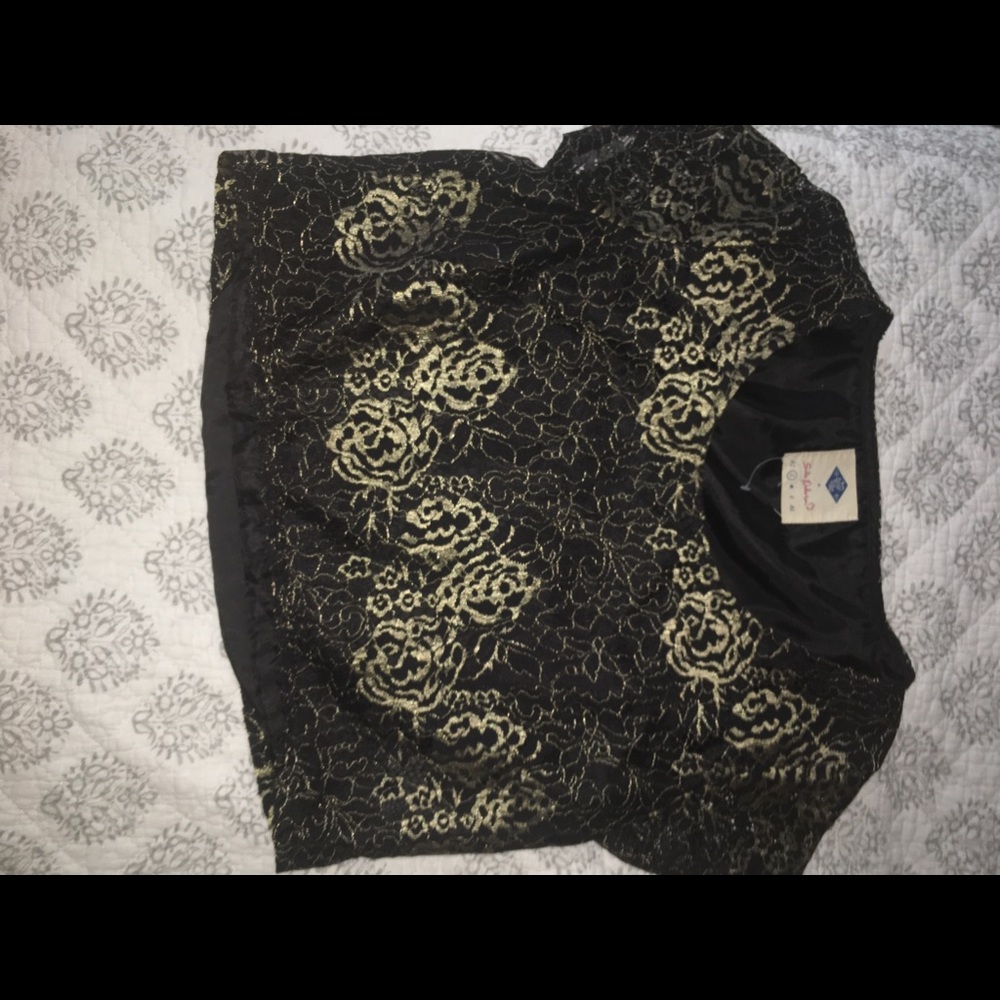 Black and Gold Crop top
